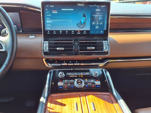 Certified 2023 Lincoln Navigator Reserve RWD image 9