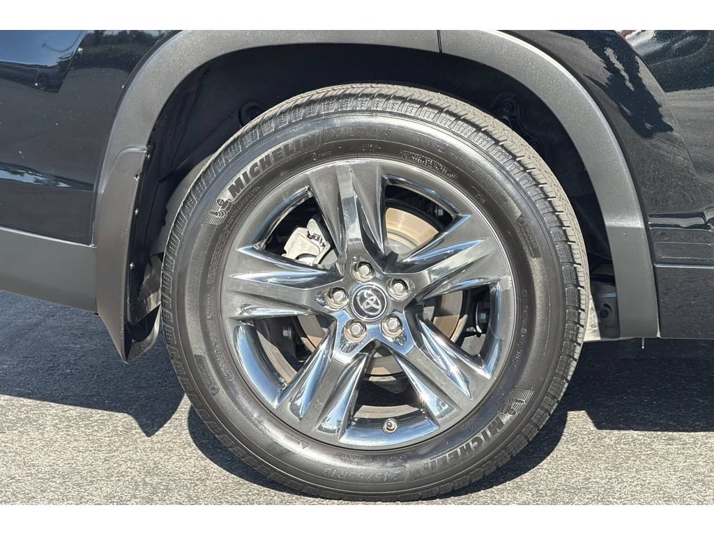 Used 2018 Toyota Highlander Limited Platinum AWD/4WD image 34