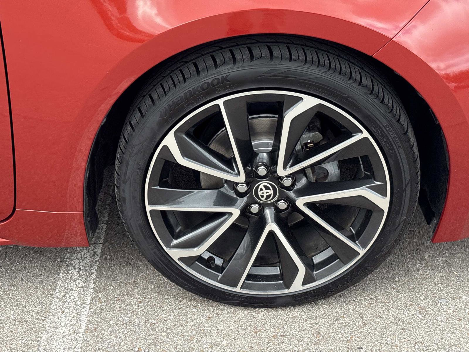 Used 2020 Toyota Corolla XSE image 10