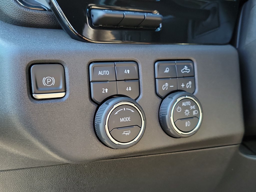 Used 2022 Chevrolet Silverado 1500 ZR2 w/ Technology Package AWD/4WD image 10