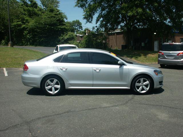 Used 2013 Volkswagen Passat 2.5 SE FWD image 4