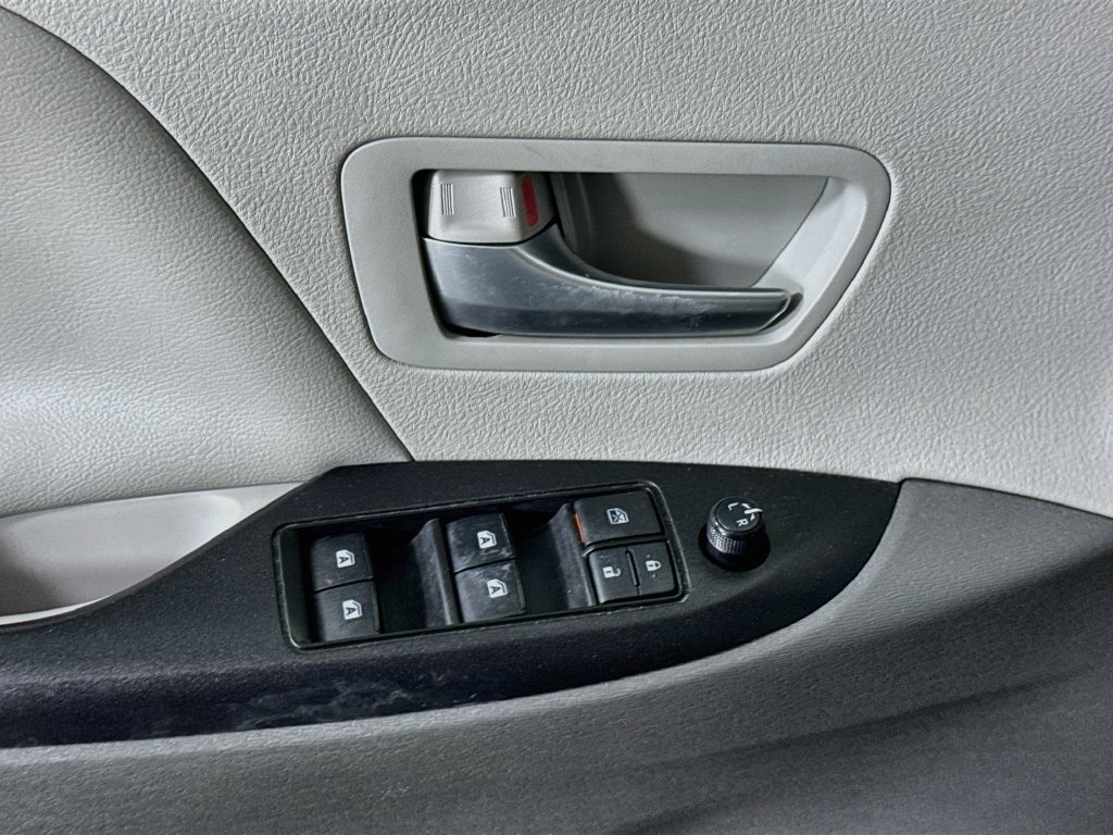 Certified 2019 Toyota Sienna LE AWD/4WD image 23