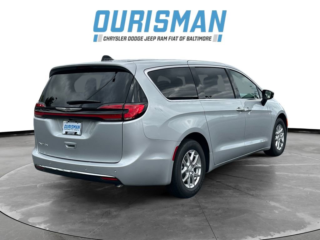 New 2026 Chrysler Pacifica Select image 6