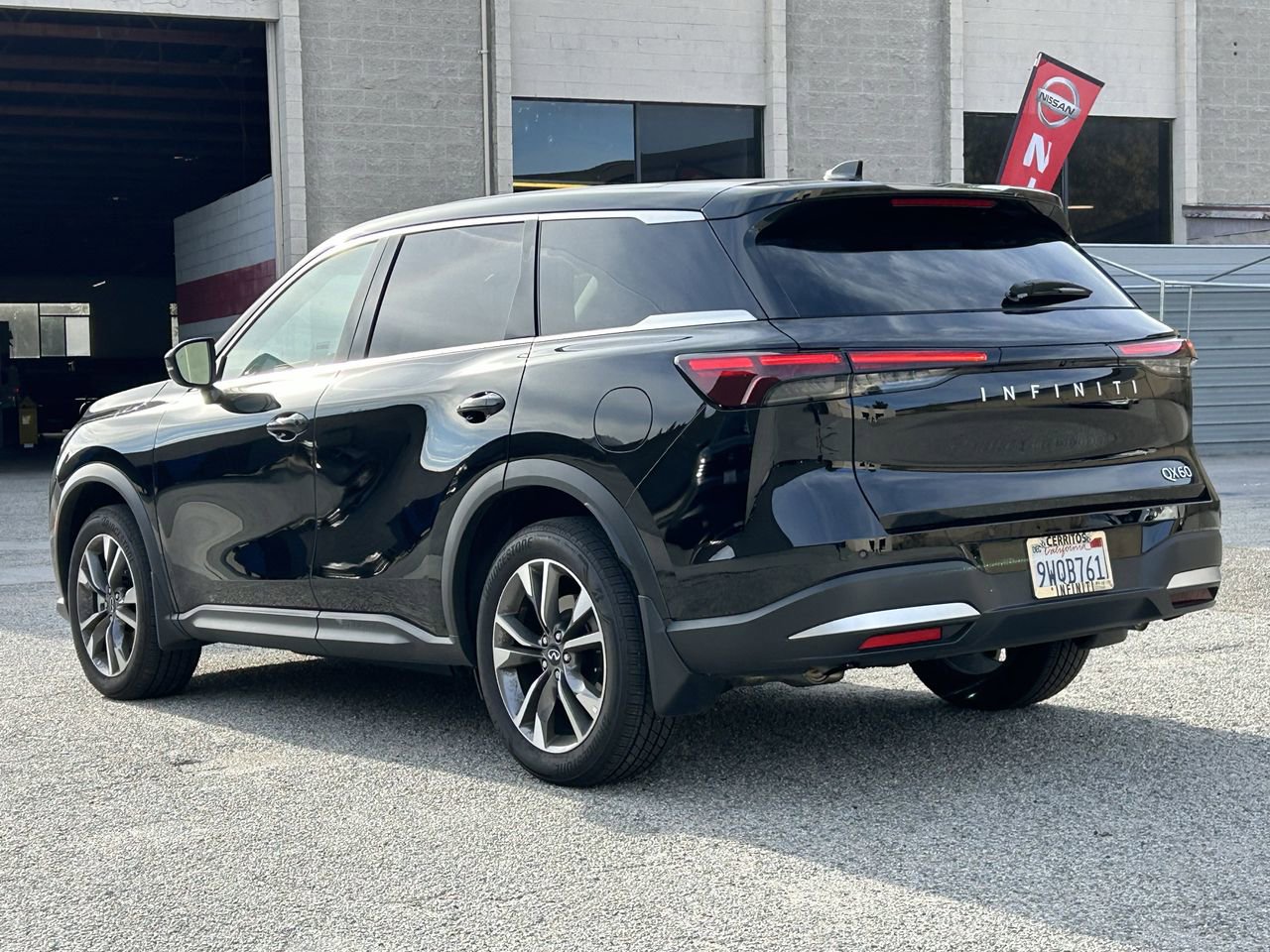 Certified 2026 INFINITI QX60 Pure w/ Cargo Package image 4