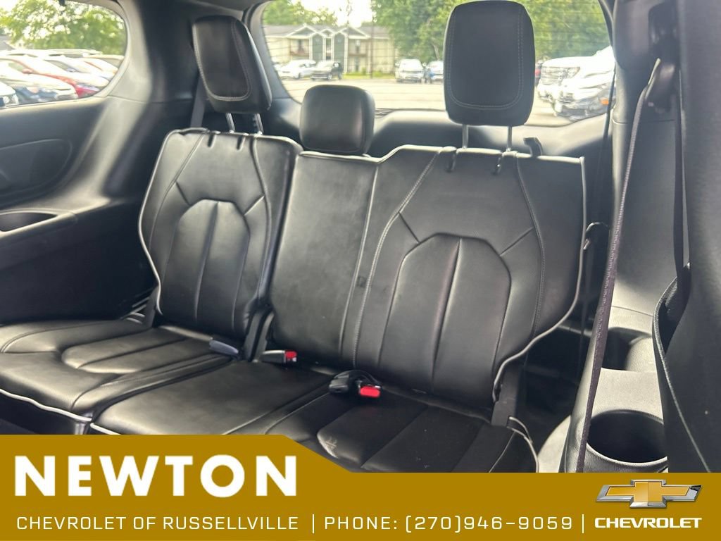 Used 2025 Chrysler Pacifica Limited FWD image 35