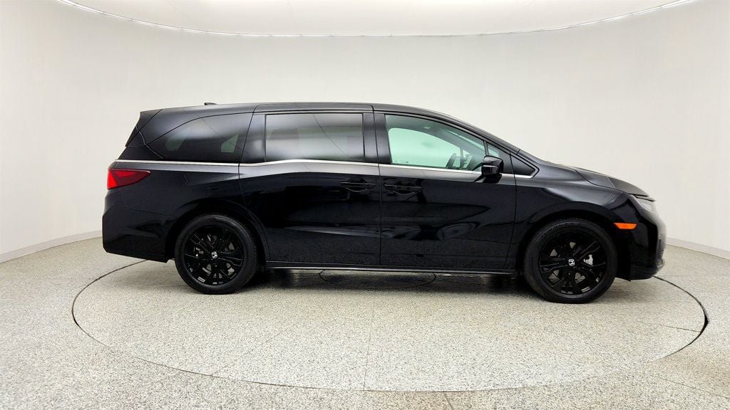 Used 2025 Honda Odyssey Sport-L image 4
