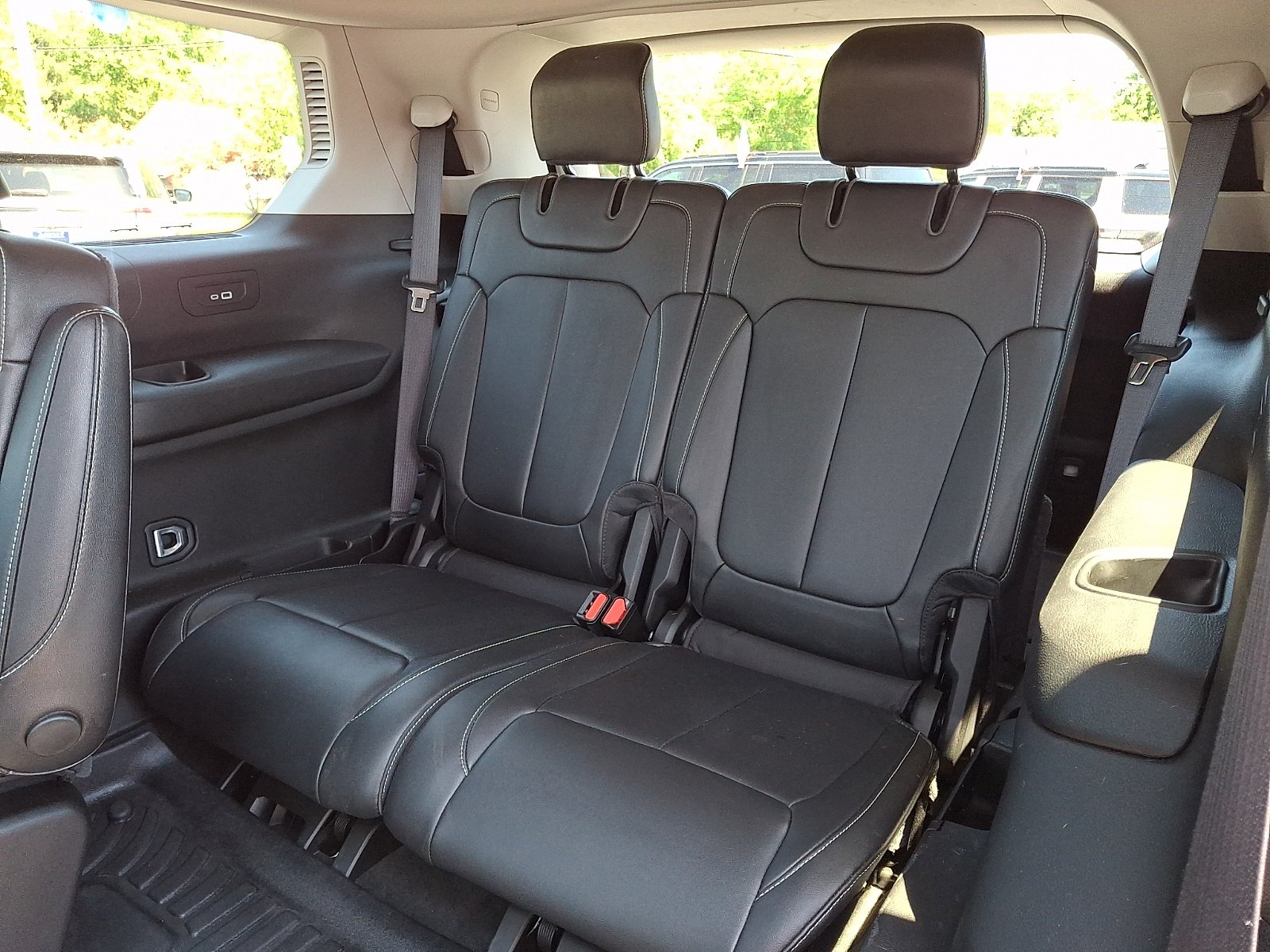Certified 2023 Jeep Grand Cherokee L Limited w/ Black Appearance Package AWD/4WD image 11