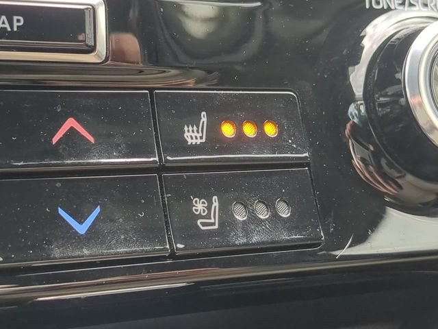 Used 2021 Toyota Highlander Platinum FWD image 28