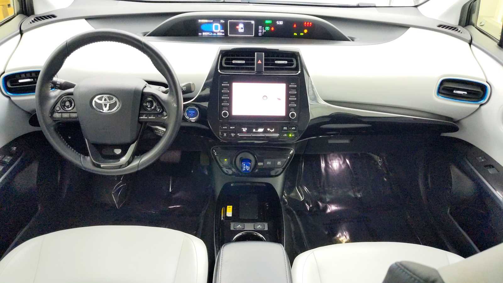 Used 2020 Toyota Prius XLE image 19