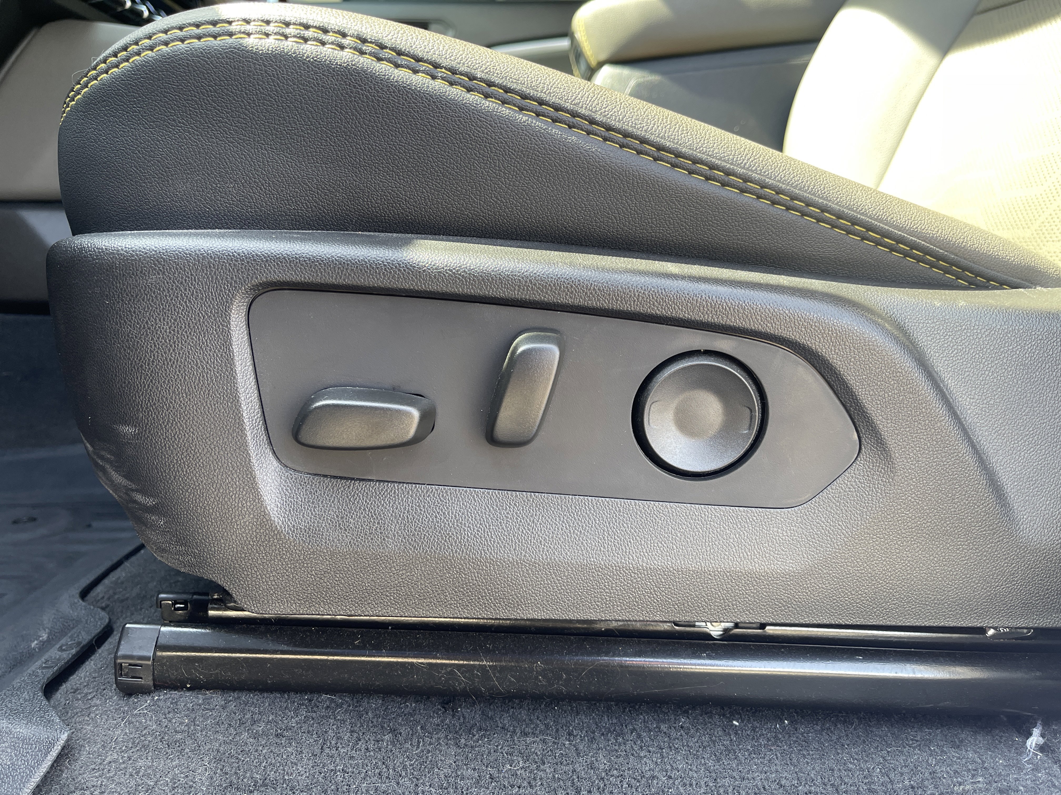 Used 2025 Chevrolet Colorado ZR2 w/ Technology Package image 19