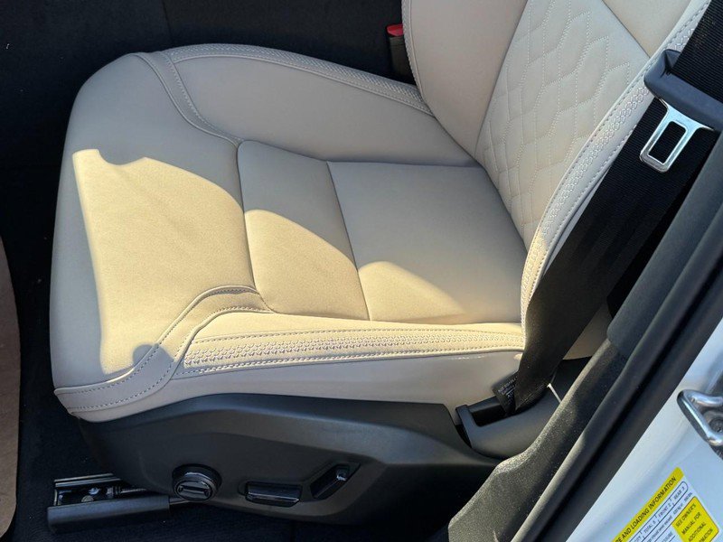 New 2026 Volvo XC60 B5 Plus w/ Protection Package Premier image 15