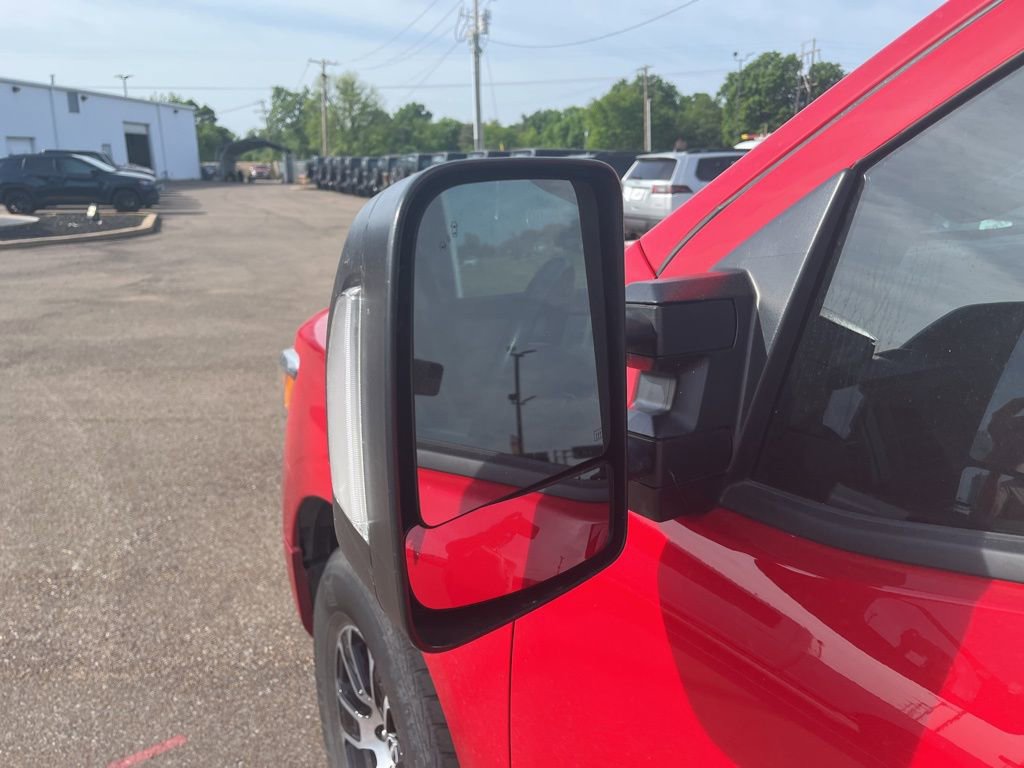 Used 2023 Nissan Titan SV w/ SV Convenience Package RWD image 36