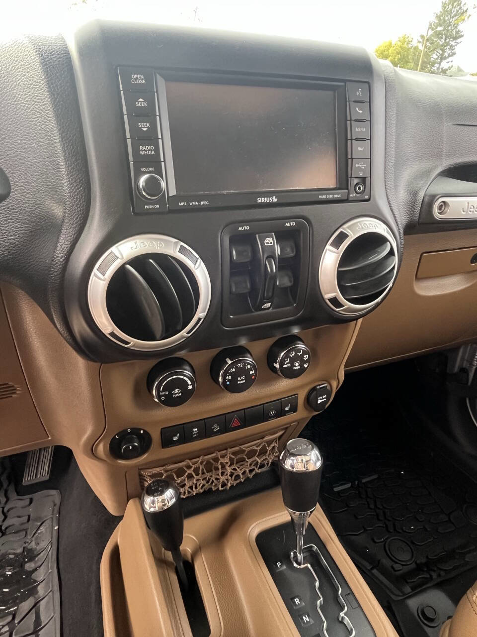 Used 2015 Jeep Wrangler Unlimited Sahara w/ Dual Top Group image 15