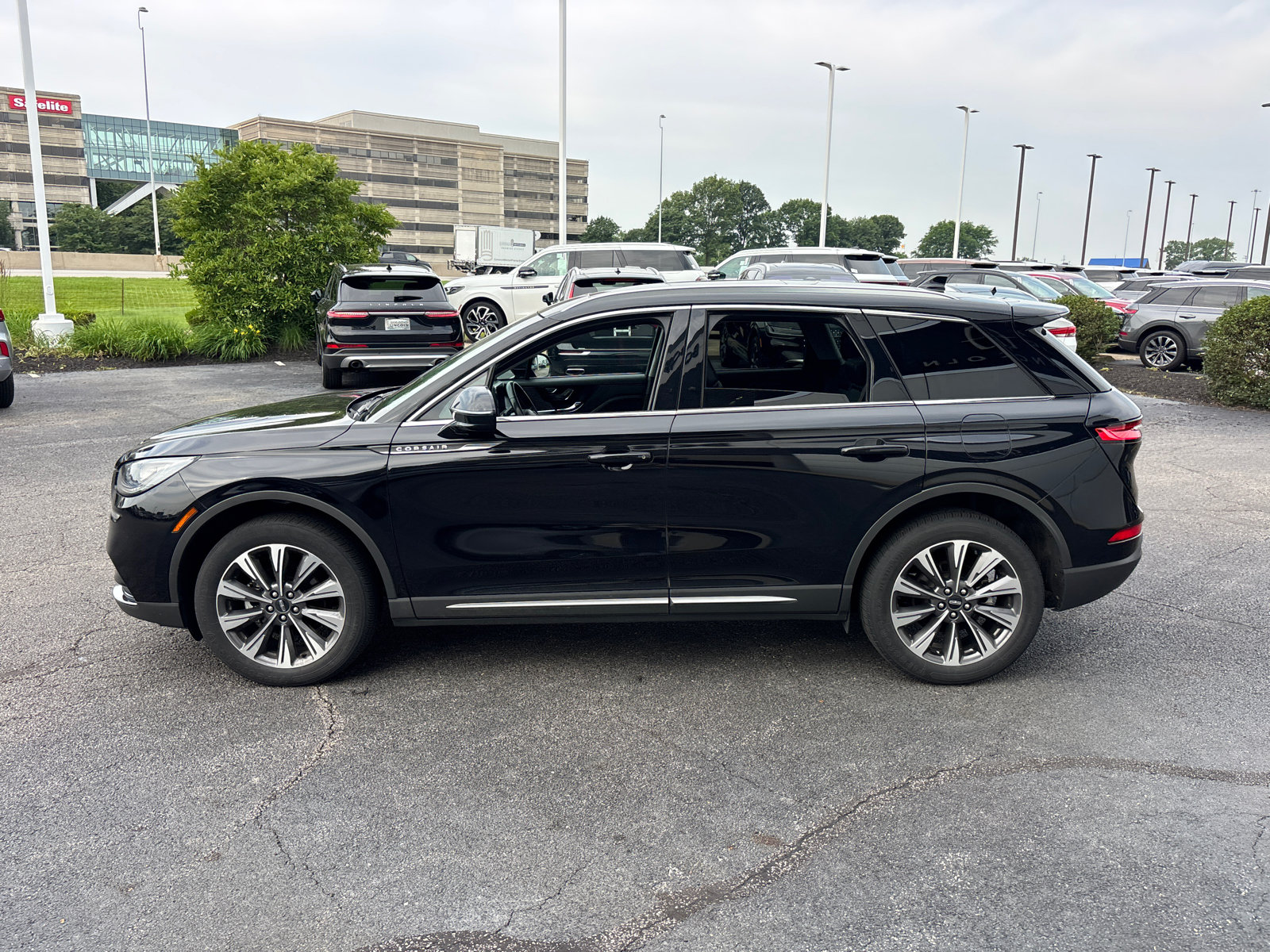 Used 2022 Lincoln Corsair Reserve w/ Elements Package AWD/4WD image 4