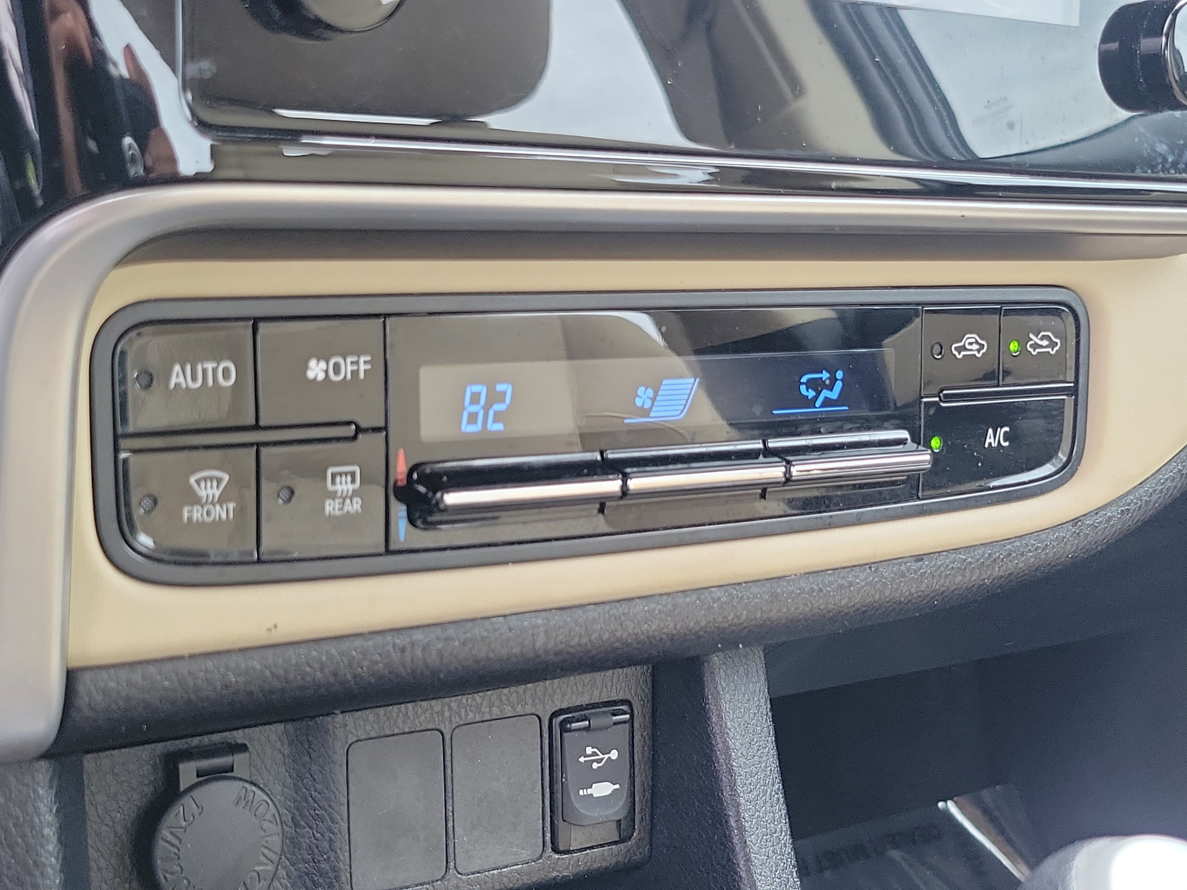 Used 2017 Toyota Corolla LE w/ Carpet Mat Package (TMS) image 26