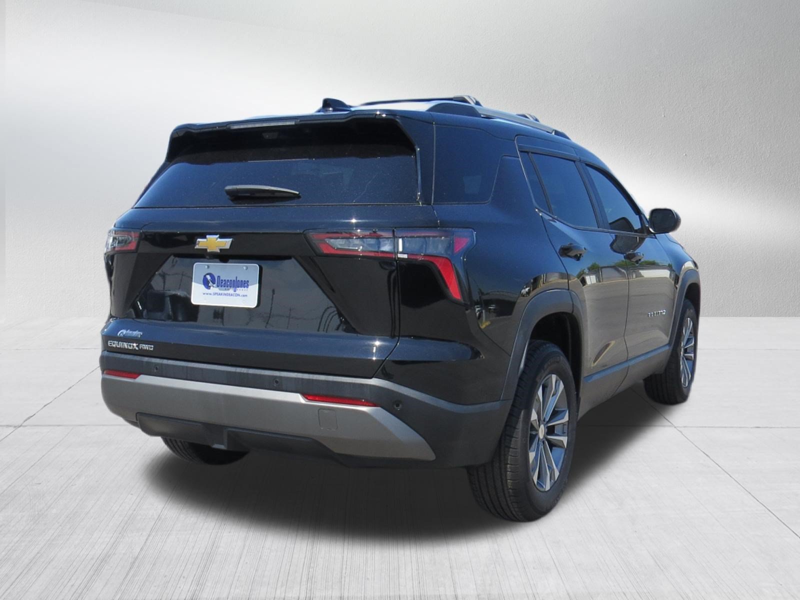 Used 2025 Chevrolet Equinox LT w/ Convenience Package II AWD/4WD image 3