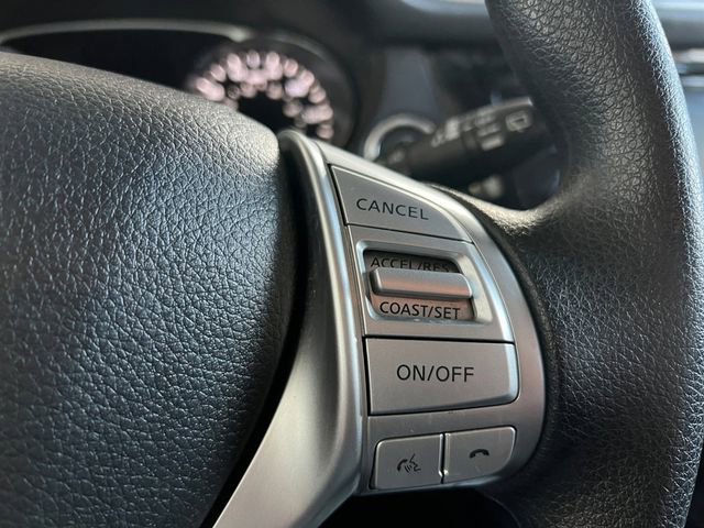 Used 2016 Nissan Rogue SV image 19