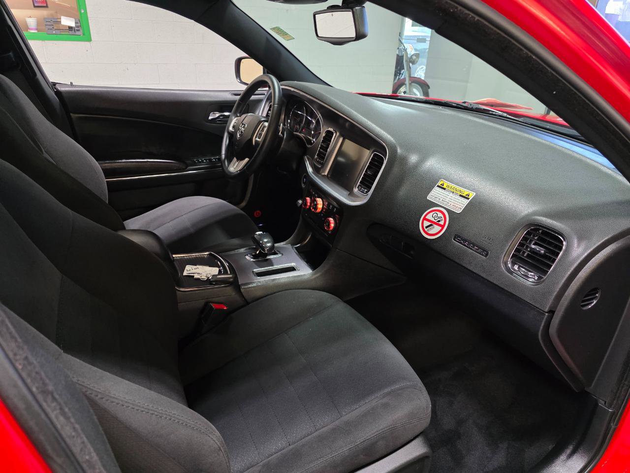 Used 2014 Dodge Charger SXT image 25