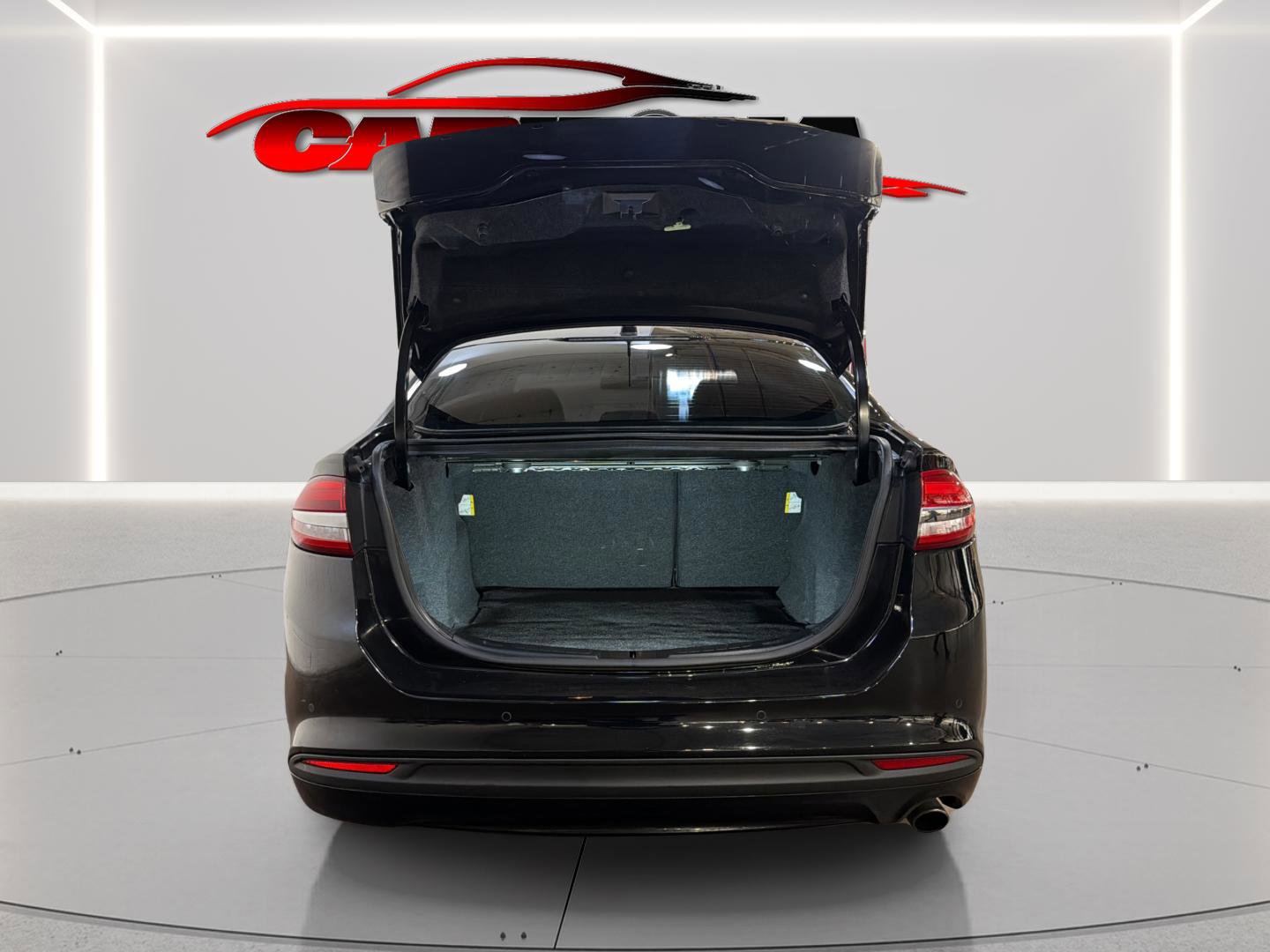 Used 2018 Ford Fusion SE w/ Fusion SE Technology Package image 22