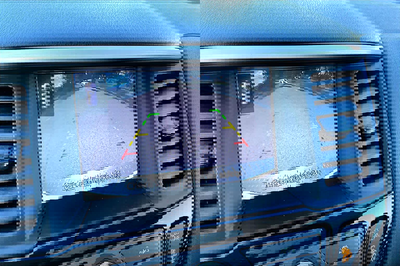 Used 2018 Nissan Pathfinder SV image 25