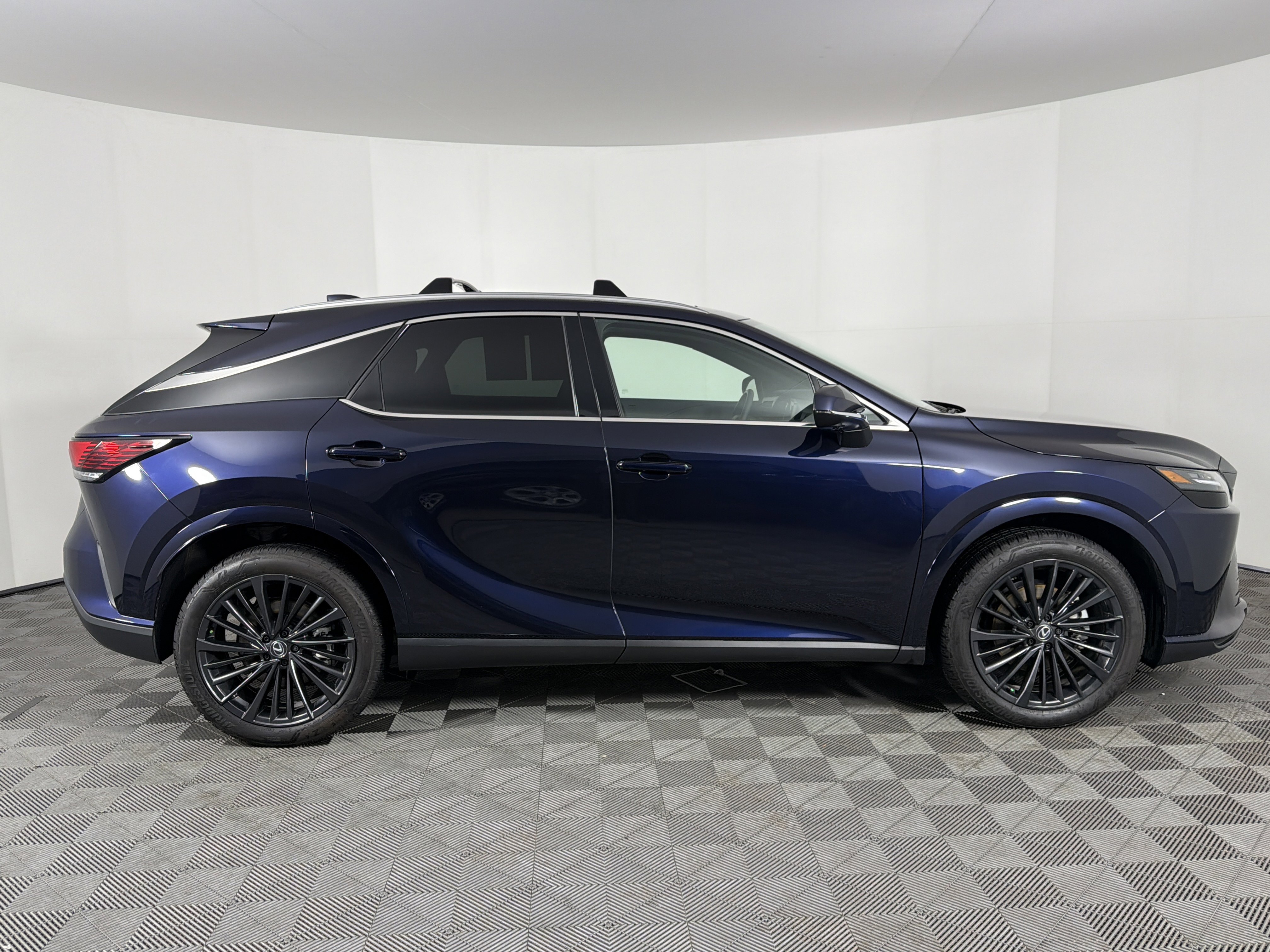 Used 2025 Lexus RX 350h w/ Convenience Package image 26
