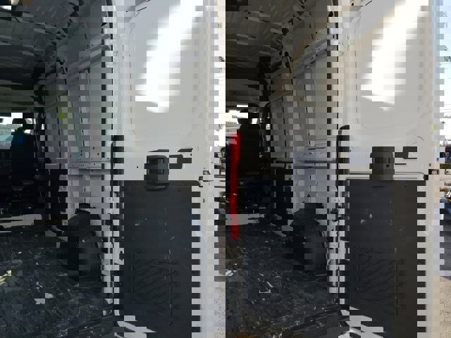 Used 2024 RAM ProMaster 2500 w/ Convenience Group image 14