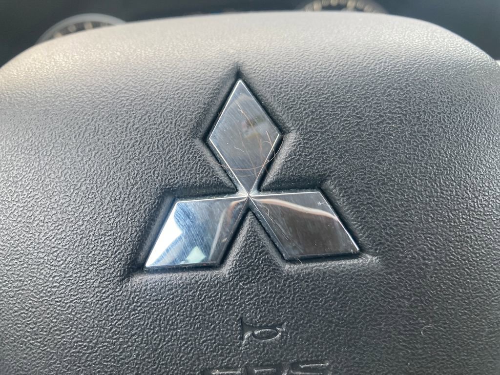 Used 2022 Mitsubishi Outlander ES image 29