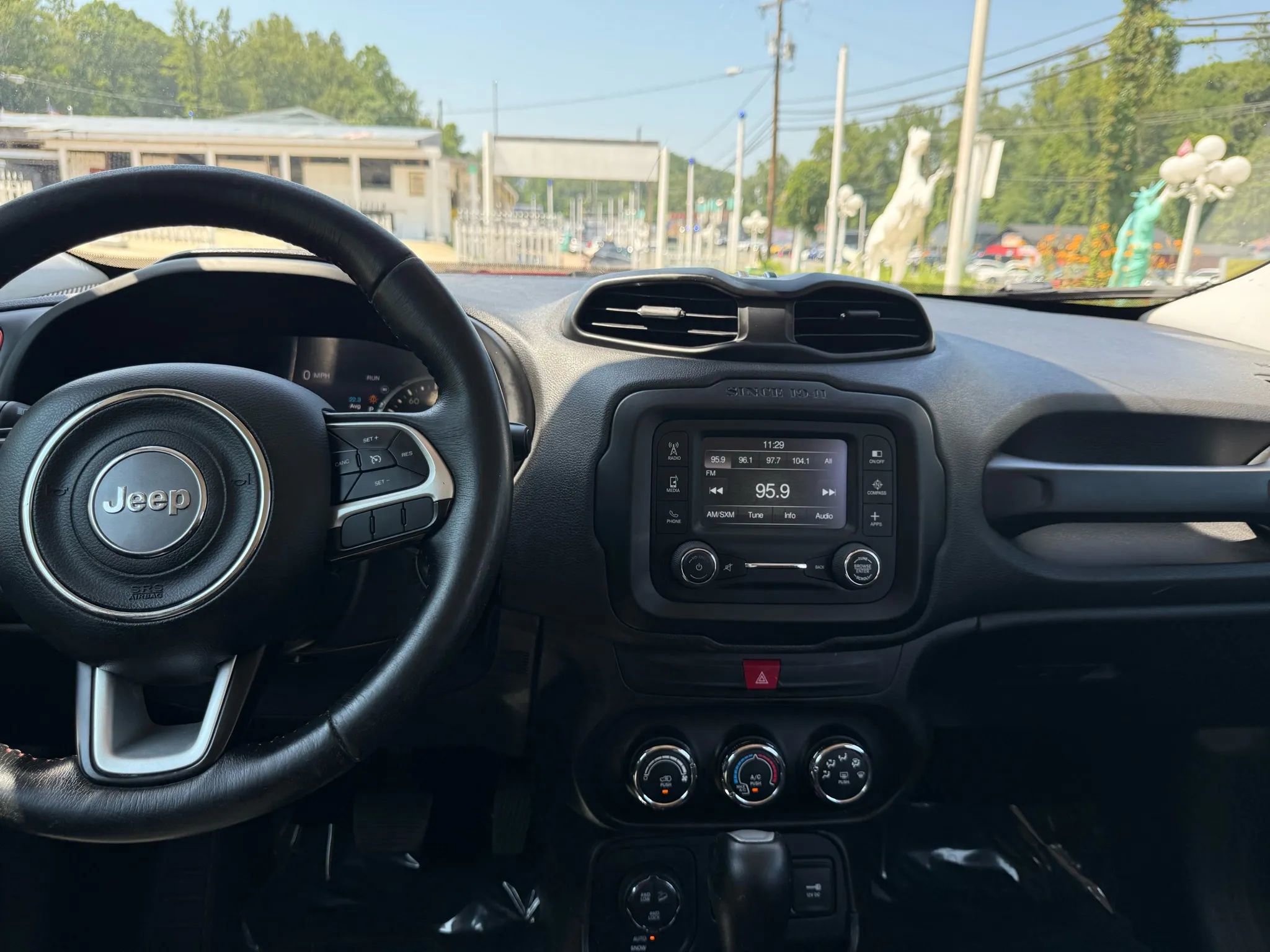 Used 2016 Jeep Renegade Trailhawk image 31