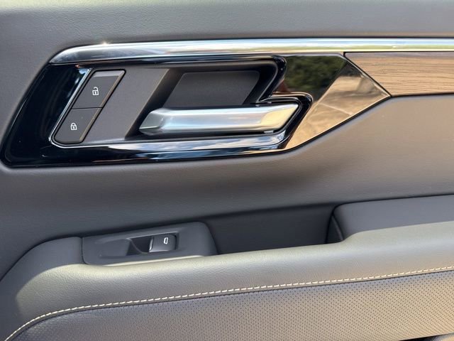 New 2025 Chevrolet Suburban Premier image 15