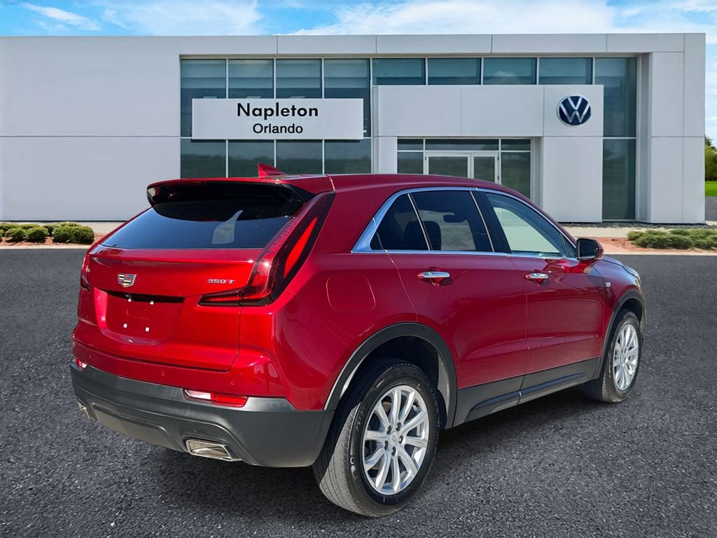 Used 2023 Cadillac XT4 Luxury w/ Cold Weather Package FWD image 6