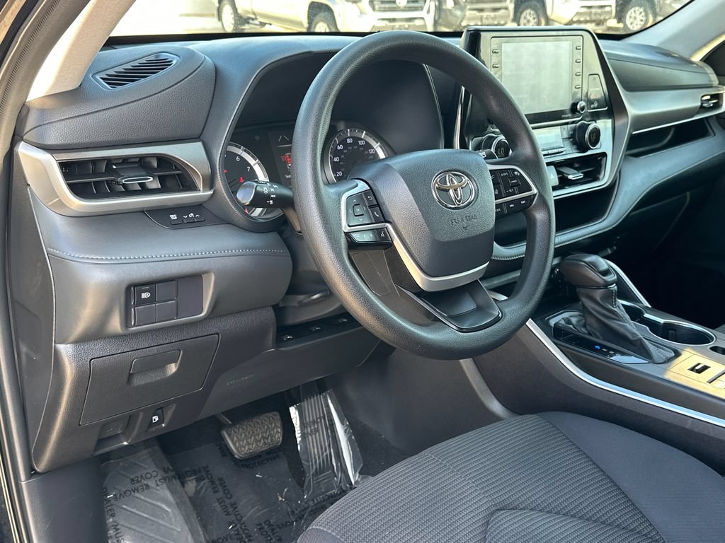 Used 2022 Toyota Highlander L AWD/4WD image 20