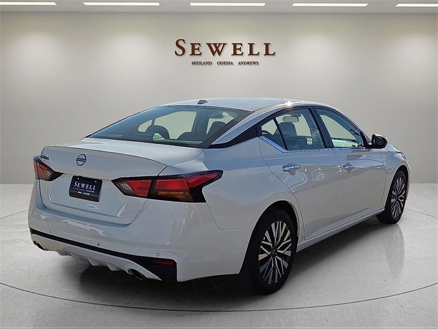 Used 2025 Nissan Altima 2.5 SV image 4