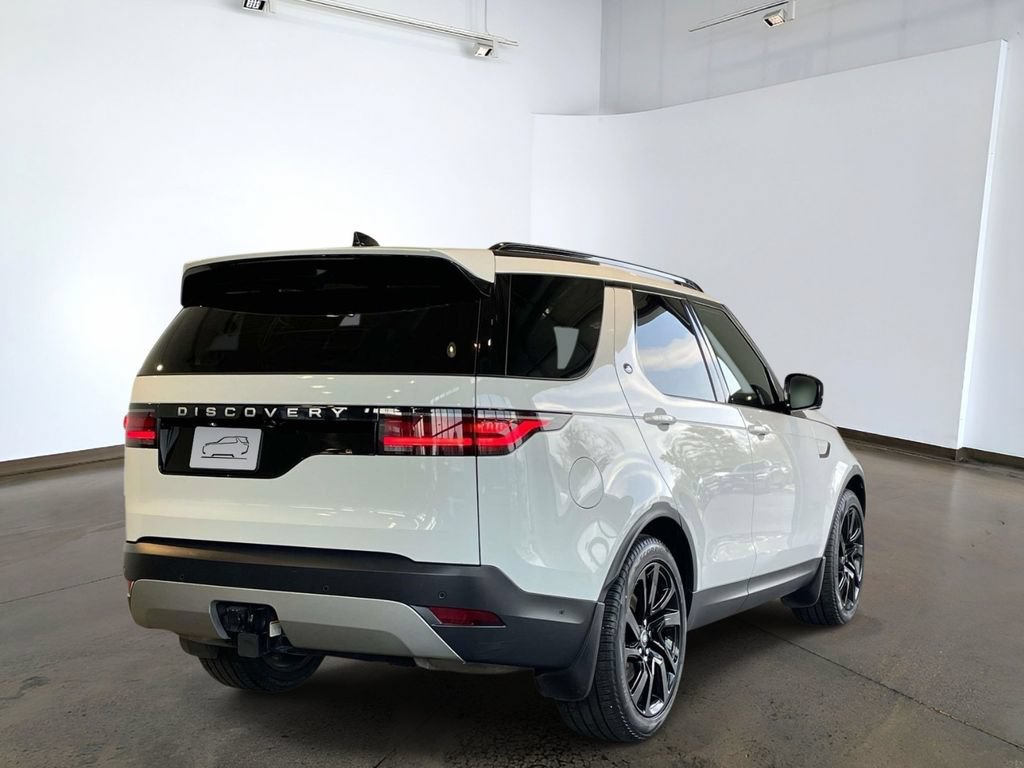 Used 2025 Land Rover Discovery S AWD/4WD image 4