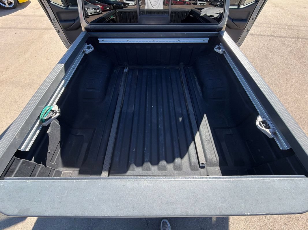 Used 2018 Nissan Frontier PRO-4X AWD/4WD image 14