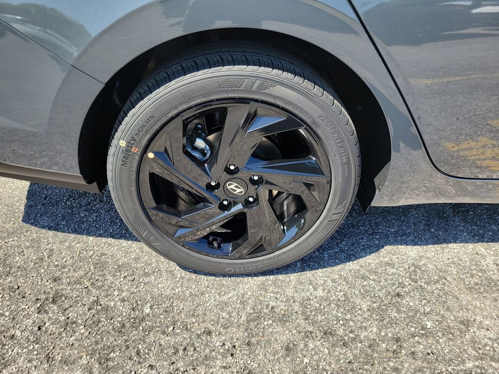 Used 2026 Hyundai Elantra Sport w/ Cargo Package FWD image 5
