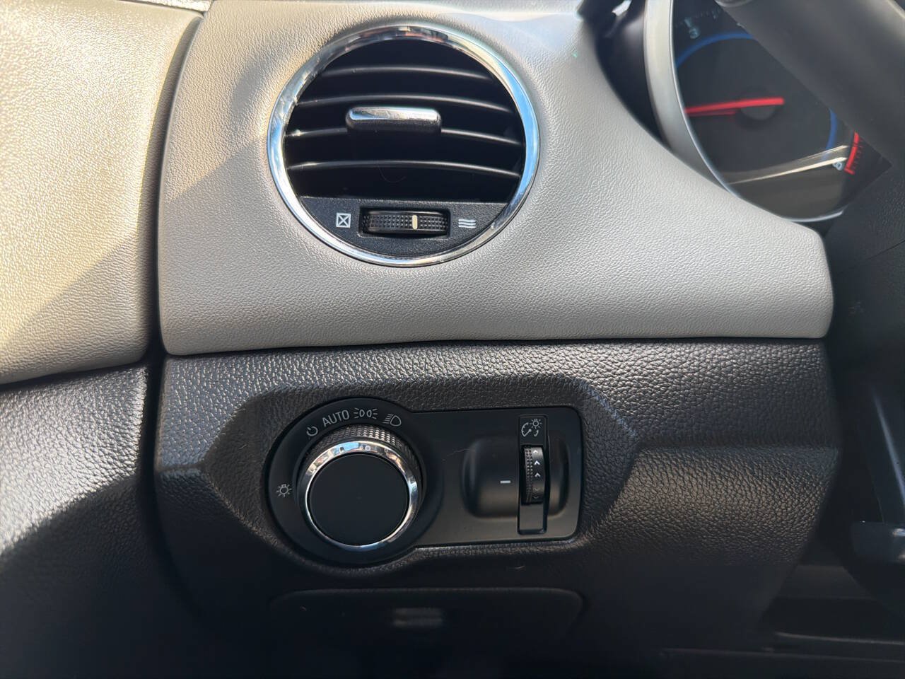 Used 2012 Chevrolet Cruze LS w/ Connectivity Package FWD image 11