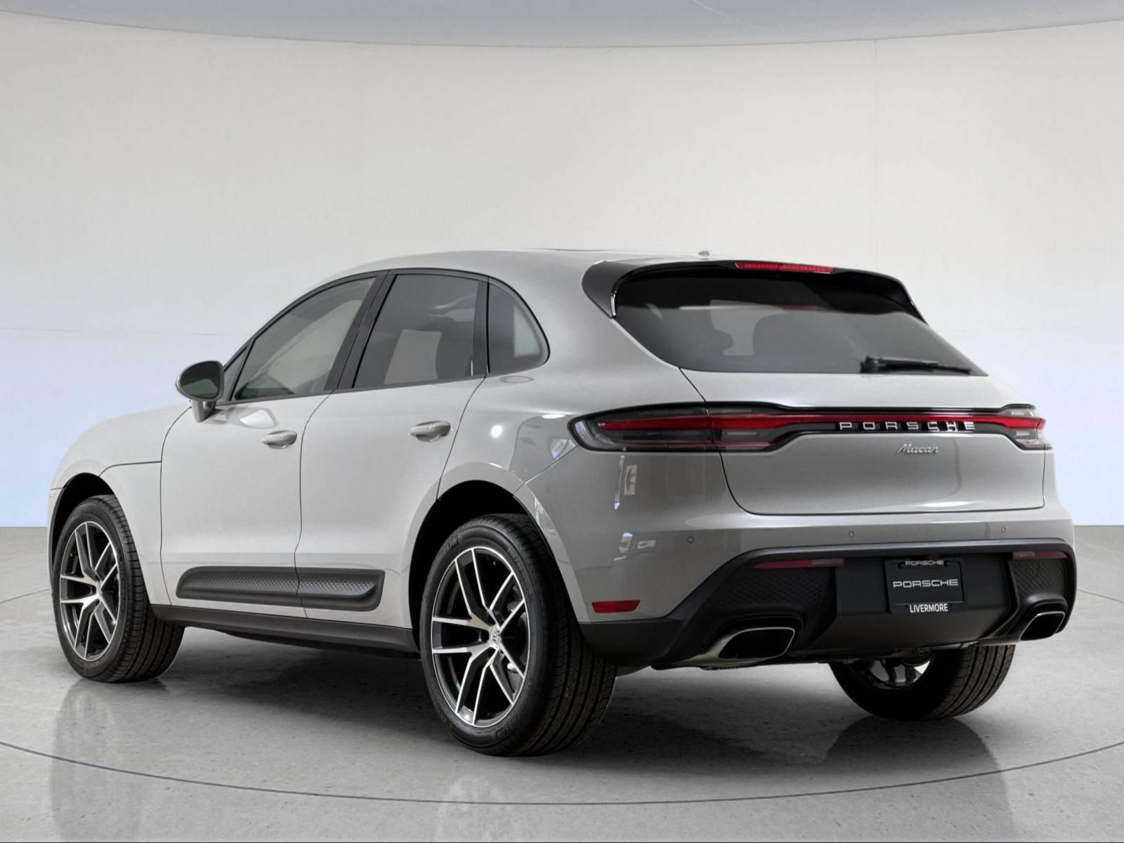 New 2026 Porsche Macan AWD/4WD image 3