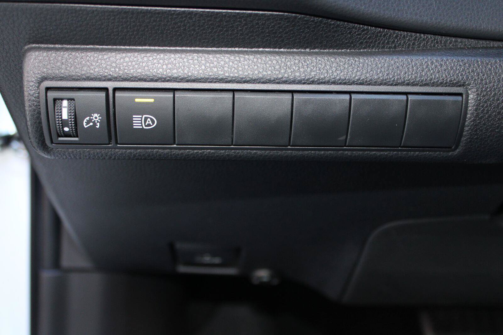 Certified 2024 Toyota Corolla SE w/ SE Package FWD image 18