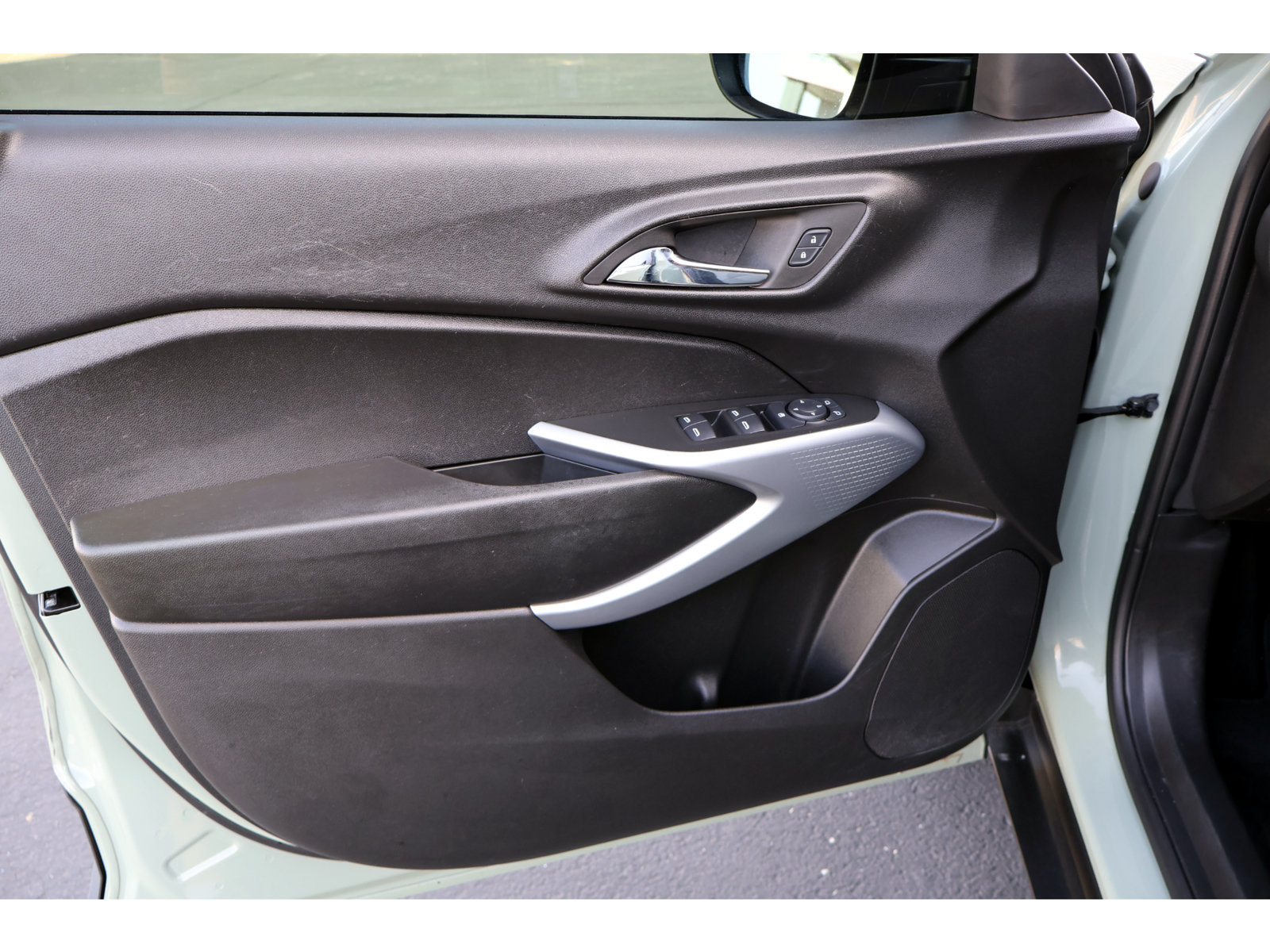 Used 2024 Chevrolet Trax RS FWD image 20
