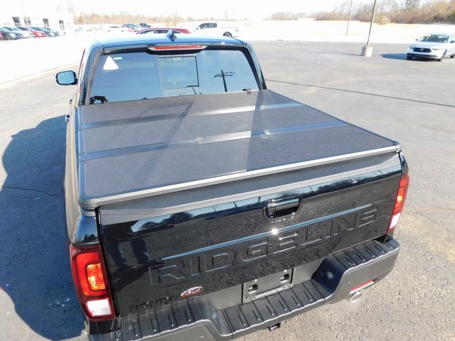 New 2026 Honda Ridgeline Black Edition image 6