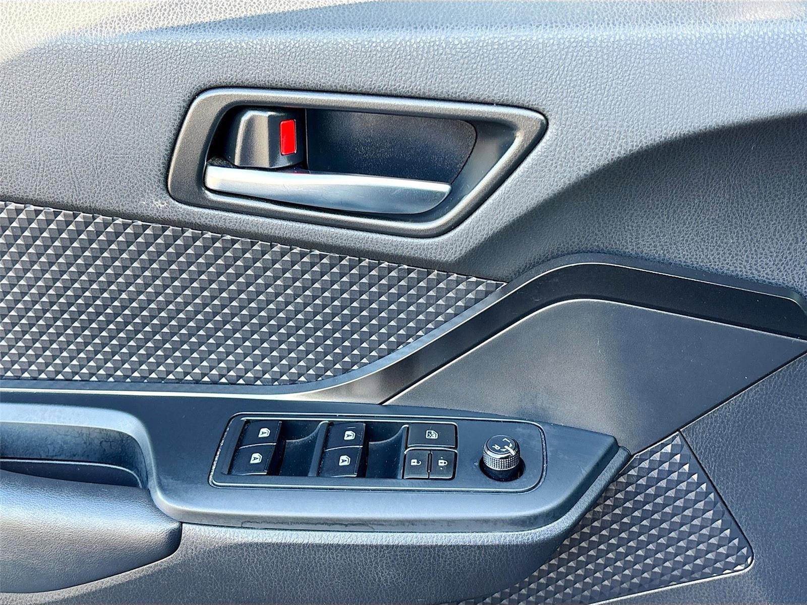 Used 2019 Toyota C-HR LE image 18