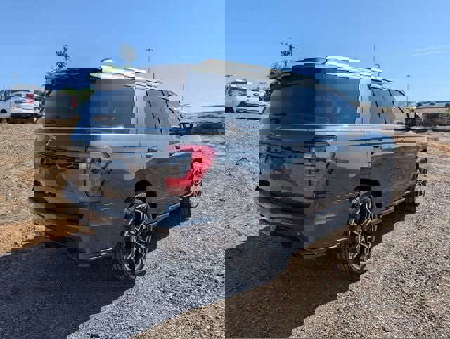 Used 2021 Ford Expedition Limited image 6