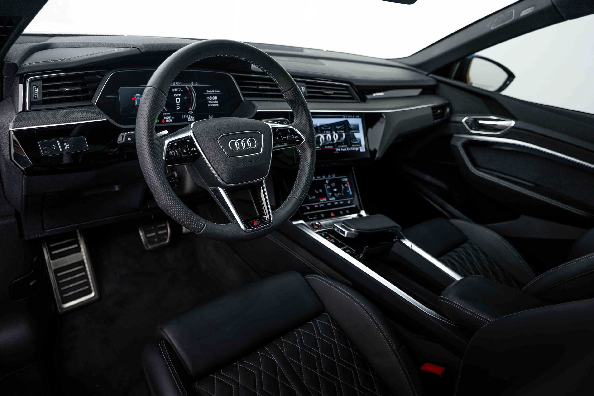 Certified 2024 Audi SQ8 e-tron Premium Plus w/ Black Optic Package AWD/4WD image 9