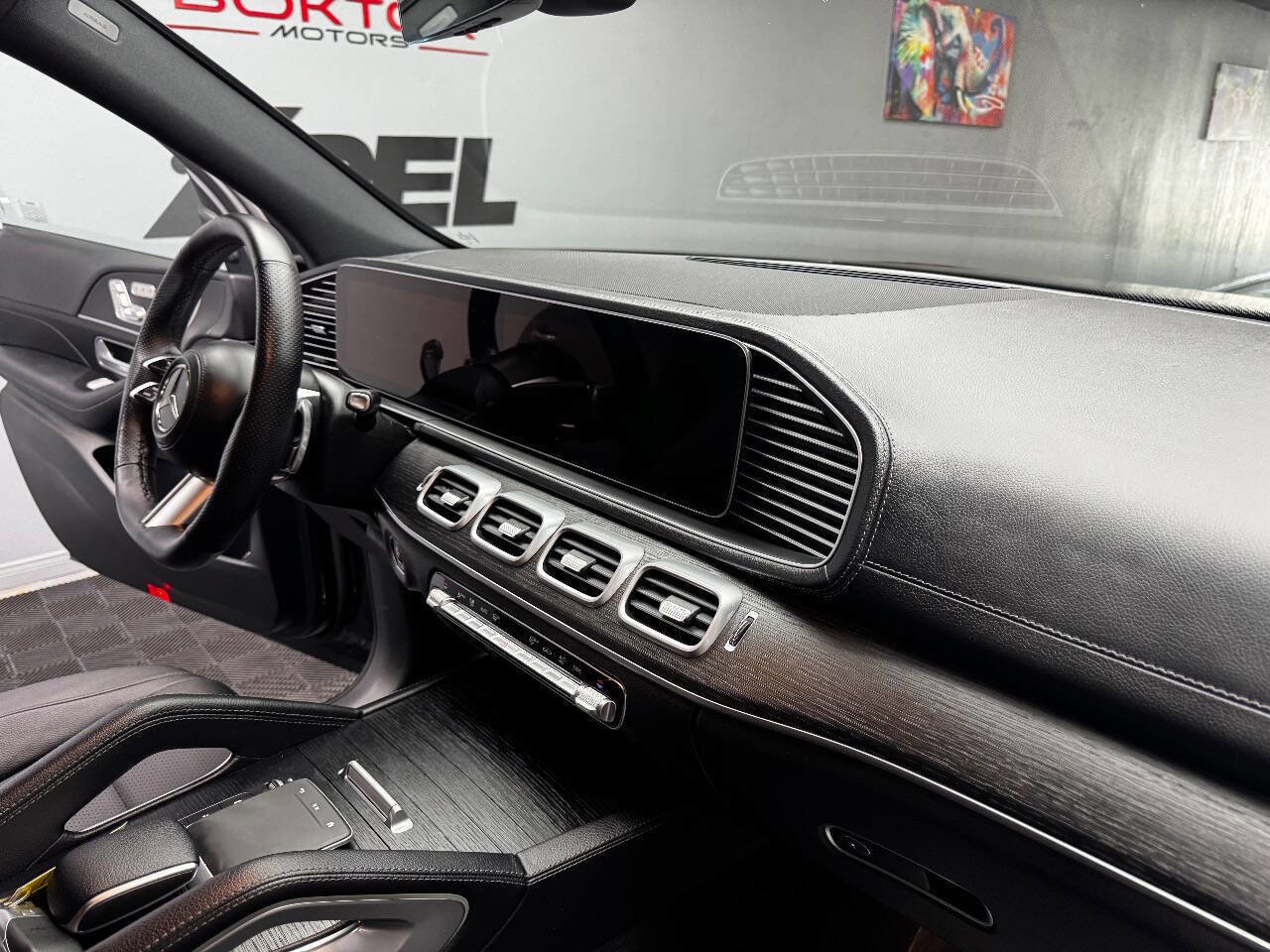 Used 2025 Mercedes-Benz GLS 450 4MATIC image 53