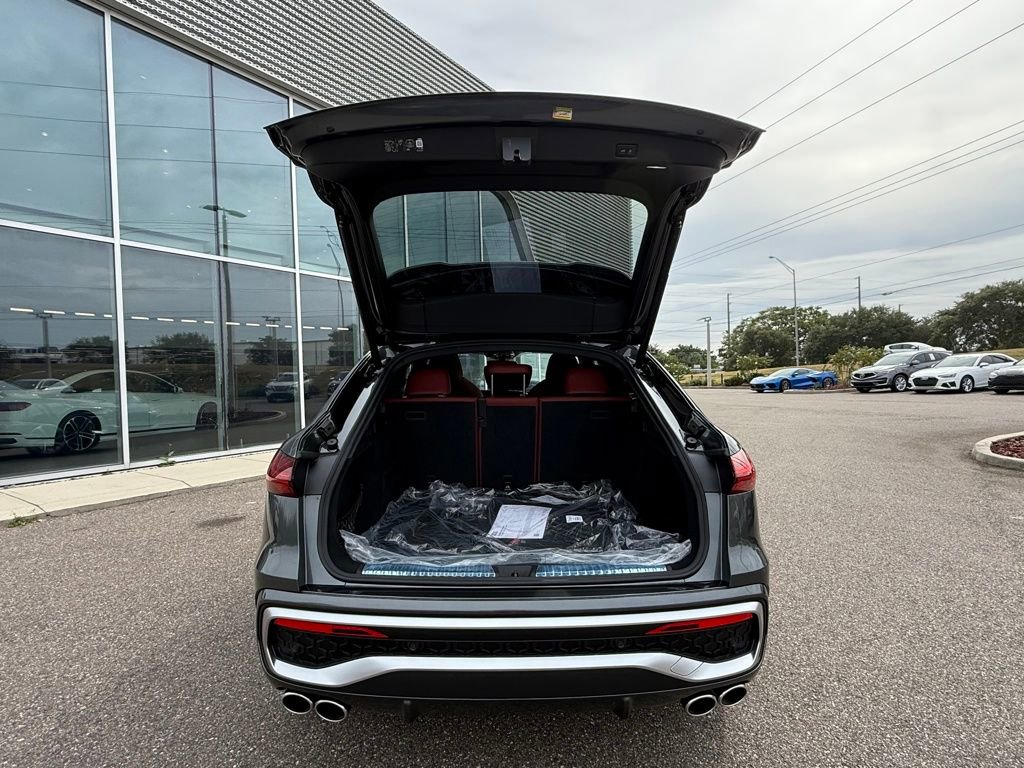 New 2025 Audi SQ5 Prestige image 57