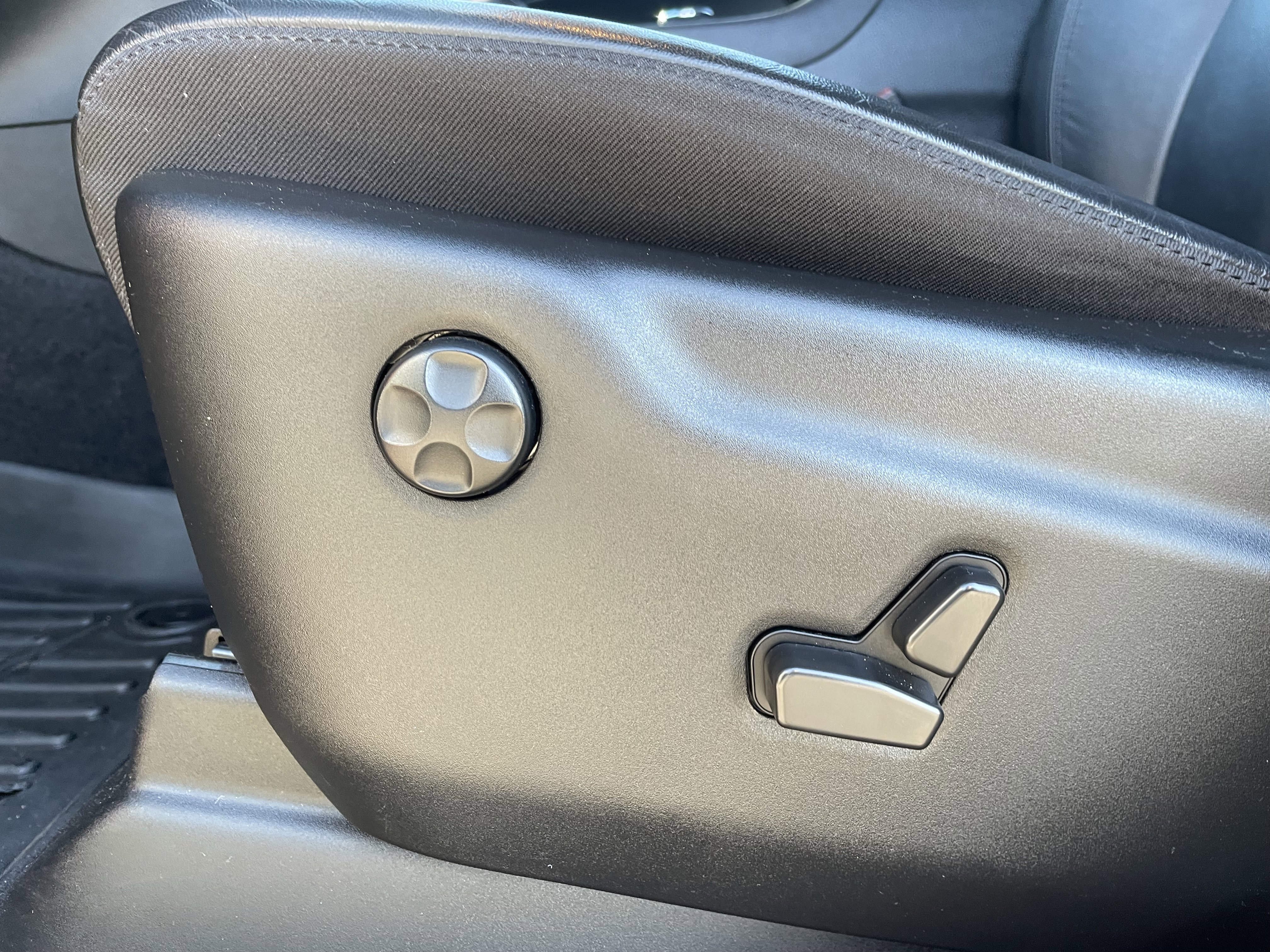 Used 2022 Jeep Grand Cherokee Limited image 21