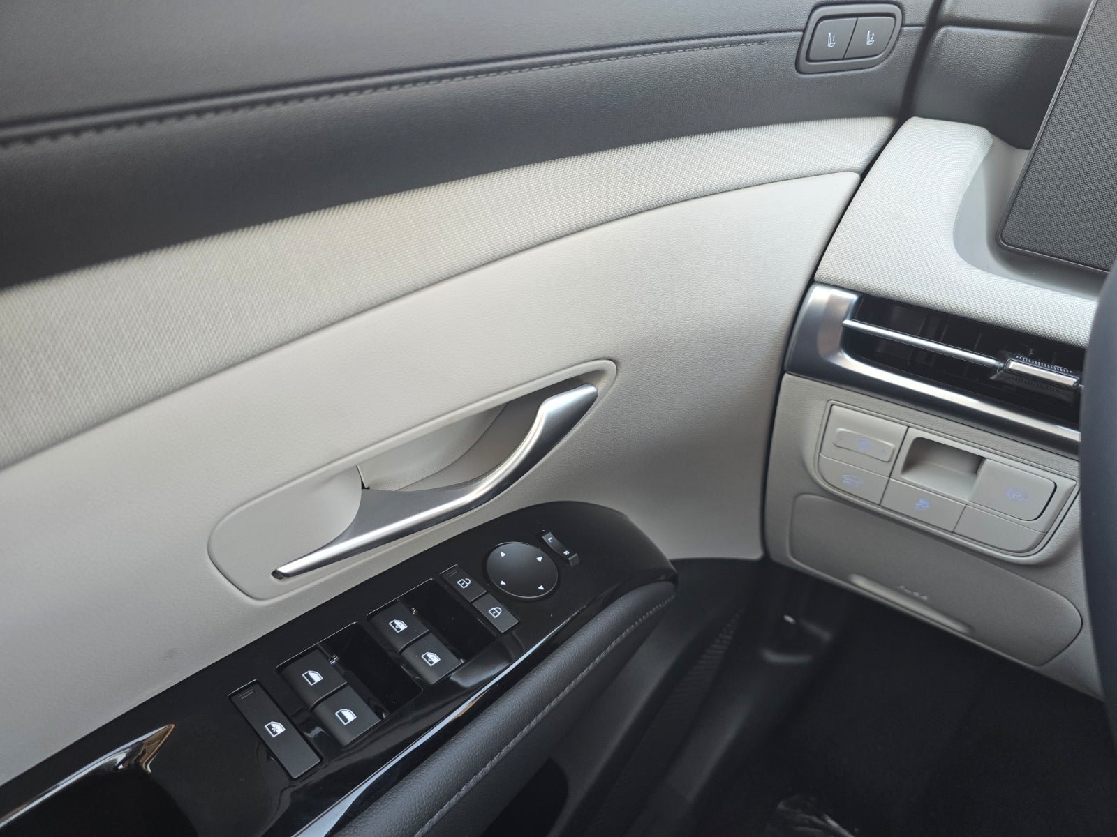 New 2026 Hyundai Tucson Limited FWD image 22
