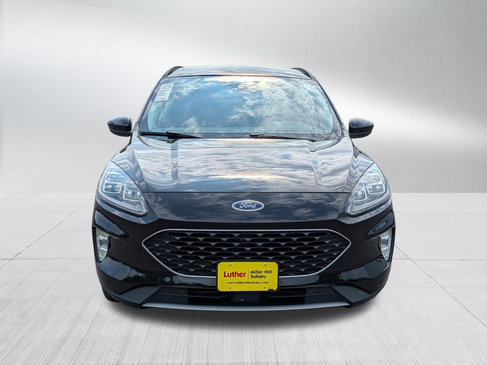 Used 2022 Ford Escape Titanium w/ Class II Trailer Tow Package AWD/4WD image 2