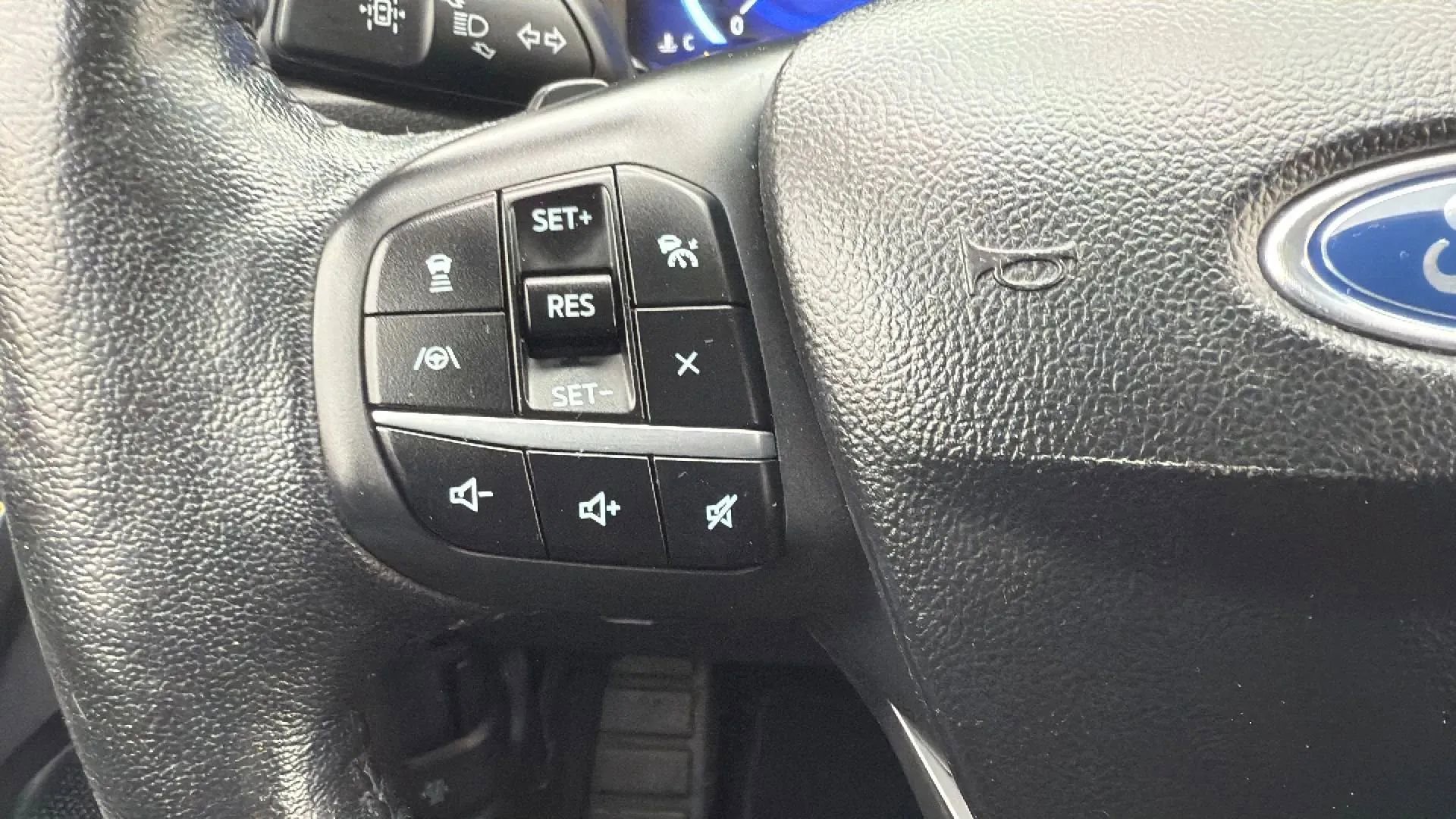 Used 2020 Ford Escape Titanium image 12