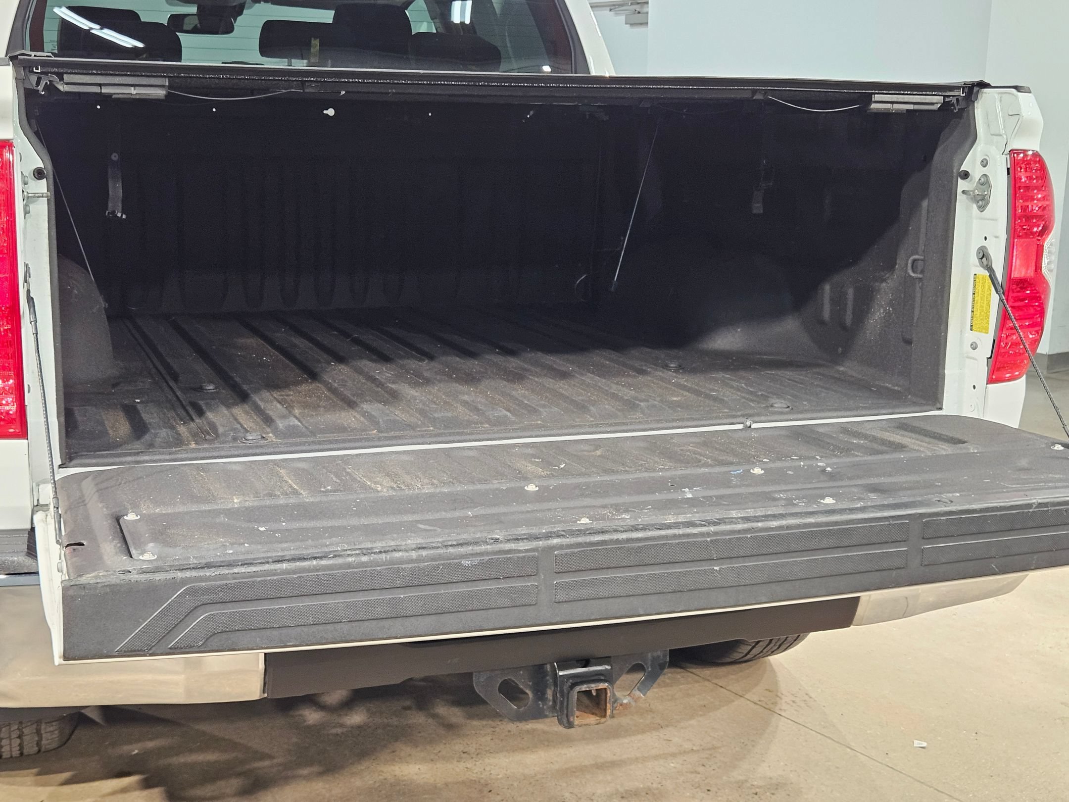 Used 2021 Toyota Tundra SR5 w/ SR5 Leather Package RWD image 18